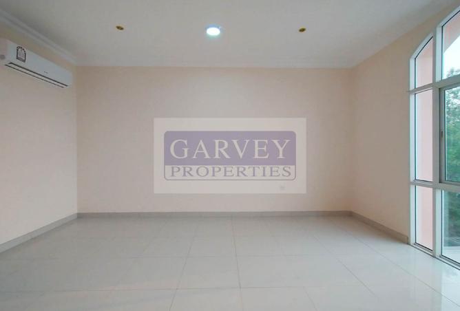 964684 - Property Image 2