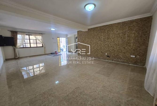 953309 - Property Image 3