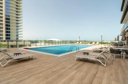 Apartment - 1 Bedroom - 1 Bathroom for sale in Marina Residences 195 - Marina District - Lusail