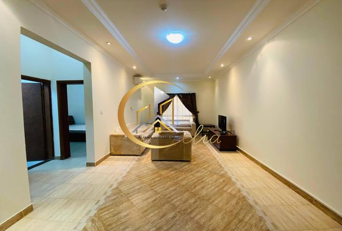 922125 - Property Image 2