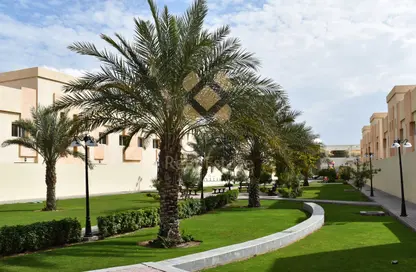 مجمع سكني - 1 حمام للايجار في فلل عين خالد - عين خالد - الدوحة