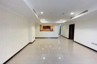 Apartment - 1 Bedroom - 2 Bathrooms for rent in Porto Arabia - The Pearl Island - Doha