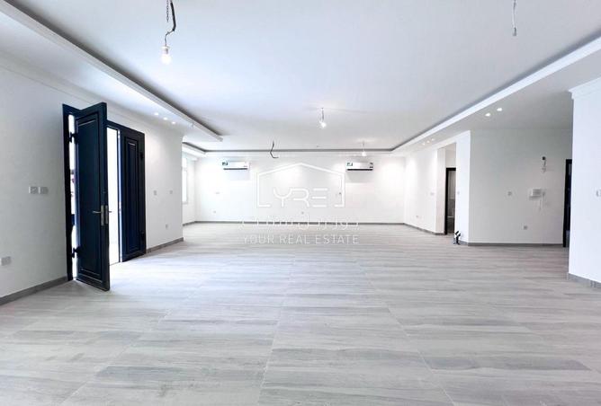 990203 - Property Image 2