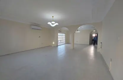 Compound - 4 Bedrooms - 4 Bathrooms for rent in Al Thumama - Al Thumama - Doha