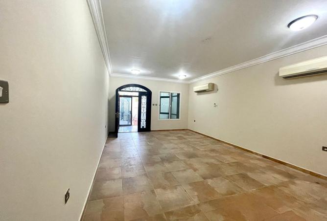 1003681 - Property Image 2