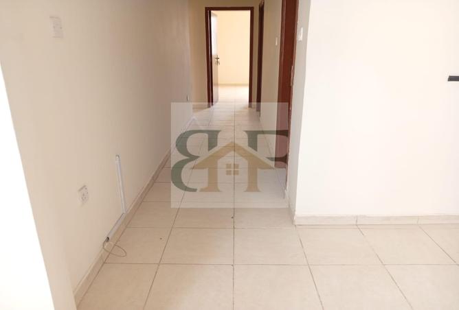 985196 - Property Image 3