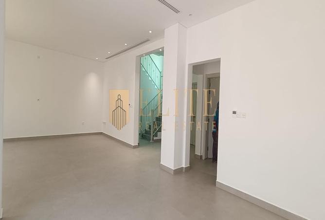 929527 - Property Image 2
