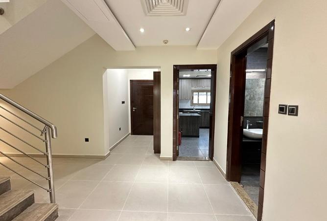 939817 - Property Image 2