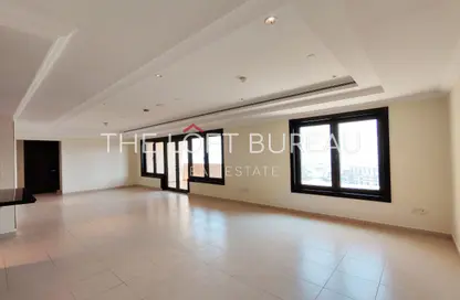 Apartment - 2 Bedrooms - 3 Bathrooms for rent in West Porto Drive - Porto Arabia - The Pearl Island - Doha