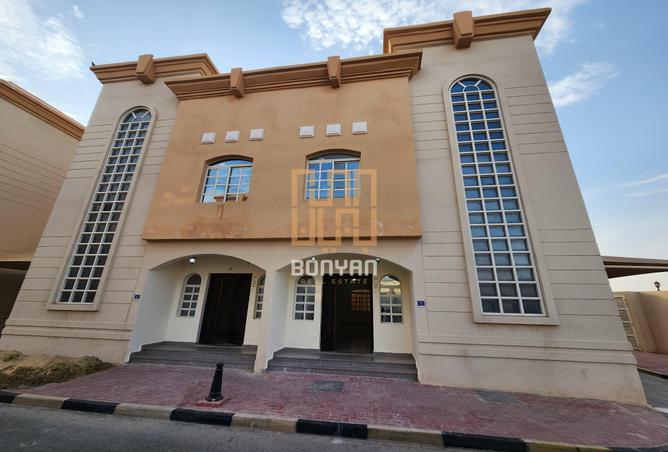 فيلا - 4 غرف نوم - 4 حمامات للايجار في أم صلال علي - أم صلال على - الدوحة