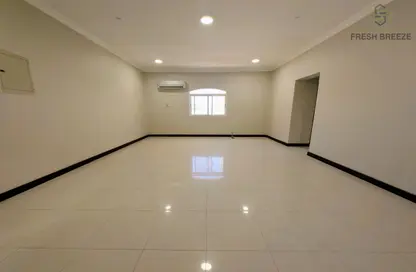 Apartment - 2 Bedrooms - 2 Bathrooms for rent in Al Nasr Street - Al Nasr - Doha