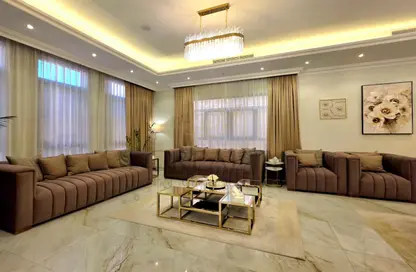 فيلا - 7 غرف نوم - 7 حمامات للبيع في أم صلال علي - أم صلال على - الدوحة