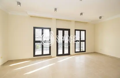 Apartment - 2 Bedrooms - 3 Bathrooms for rent in Carnaval - Qanat Quartier - The Pearl Island - Doha