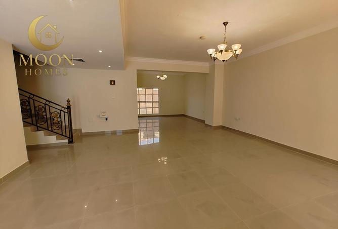 985532 - Property Image 3