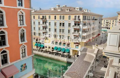 Apartment - 1 Bedroom - 2 Bathrooms for rent in Carnaval - Qanat Quartier - The Pearl Island - Doha