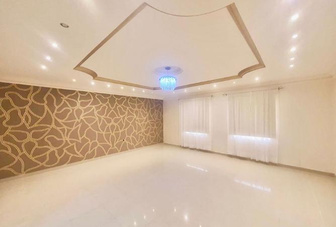 955633 - Property Image 3
