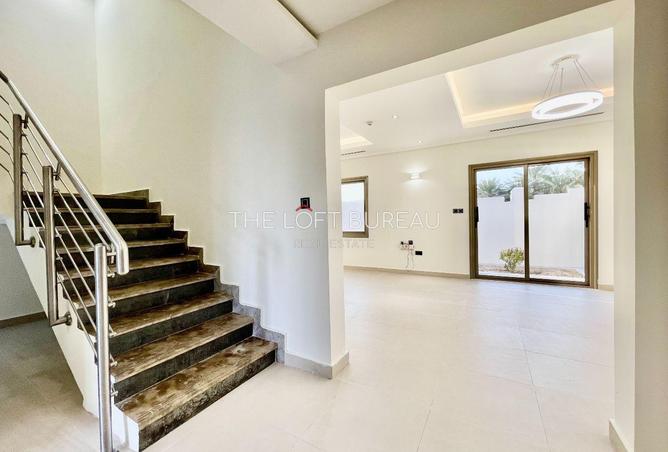 902728 - Property Image 2