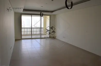 Empty Room image for: Apartment - 2 Bedrooms - 4 Bathrooms for sale in Viva West - Viva Bahriyah - The Pearl Island - Doha, Image 1