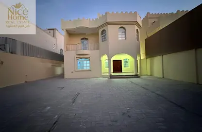 فيلا - 6 غرف نوم - 5 حمامات للايجار في منطقة مويثر - الدوحة