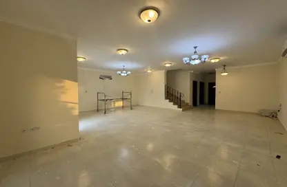 Compound - 3 Bedrooms - 3 Bathrooms for rent in Old Airport Road - Old Airport Road - Doha