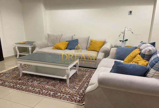 820812 - Property Image 3