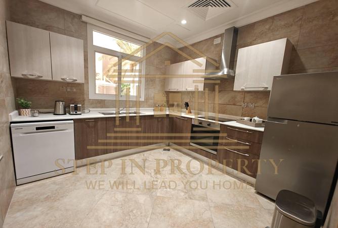 967131 - Property Image 3