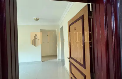 شقة - 2 غرف نوم - 2 حمامات للايجار في 43 المطار القديم - طريق المطار القديم - الدوحة