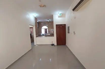 Apartment - 1 Bedroom - 1 Bathroom for rent in Umm Ghwailina Comm - Umm Ghuwalina - Umm Ghuwailina - Doha