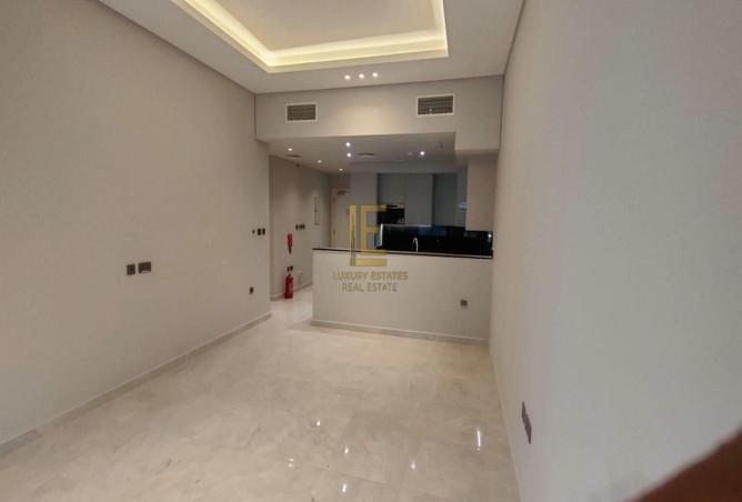 983292 - Property Image 2