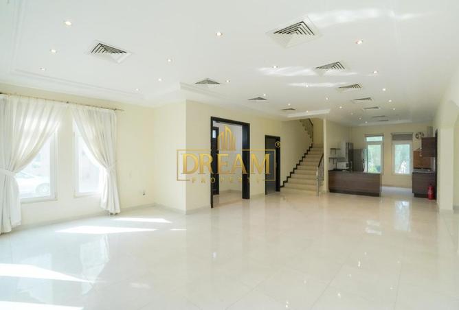 950756 - Property Image 2
