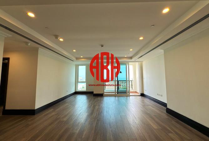 Apartment - 2 Bedrooms - 3 Bathrooms for rent in Viva East - Viva Bahriyah - The Pearl Island - Doha