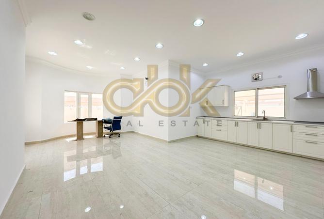 954296 - Property Image 3