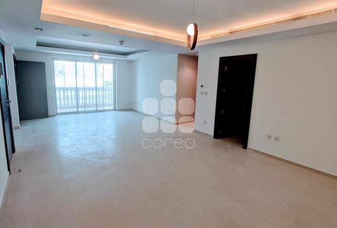 932666 - Property Image 3