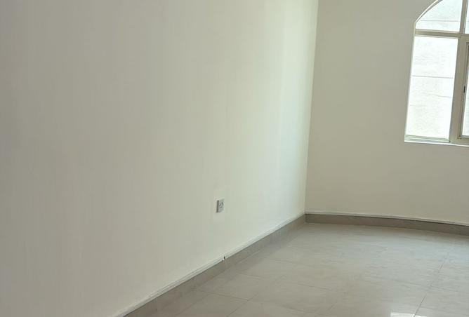 982806 - Property Image 2