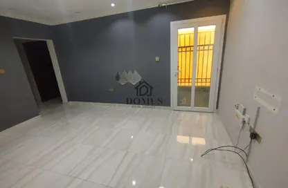 Apartment - 2 Bedrooms - 2 Bathrooms for rent in Thabit Bin Zaid Street - Al Mansoura - Doha