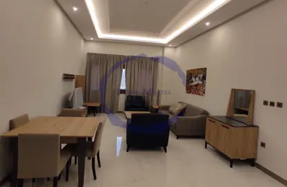 Living / Dining Room image for: Apartment - 1 Bedroom - 2 Bathrooms for rent in Lusail City - Lusail, Image 1