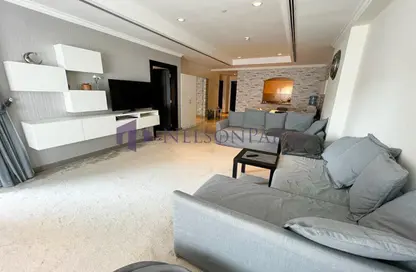 Apartment - 1 Bedroom - 2 Bathrooms for rent in Tower 18 - Porto Arabia - The Pearl Island - Doha