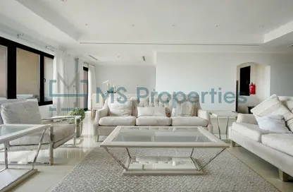 Apartment - 3 Bedrooms - 5 Bathrooms for sale in West Porto Drive - Porto Arabia - The Pearl Island - Doha