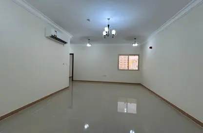 شقة - 2 غرف نوم - 3 حمامات للايجار في شارع ثابت بن زايد - المنصورة - الدوحة