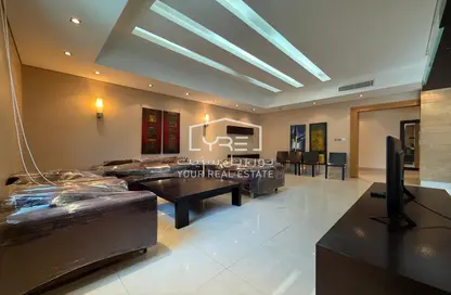 شقة - 2 غرف نوم - 3 حمامات للايجار في شارع ابو طلحة - فريج بن عمران - الدوحة