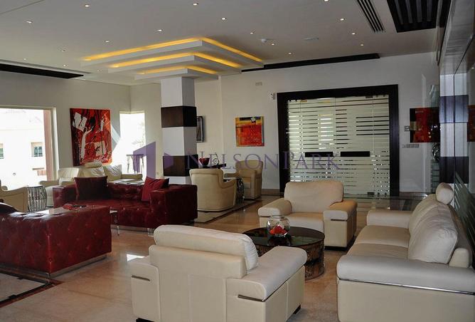 940044 - Property Image 2