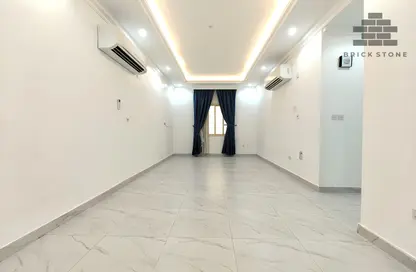 Apartment - 3 Bedrooms - 3 Bathrooms for rent in Muntazah 70 - Al Muntazah - Doha