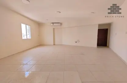 Apartment - 3 Bedrooms - 2 Bathrooms for rent in Hiteen Street - Al Muntazah - Doha