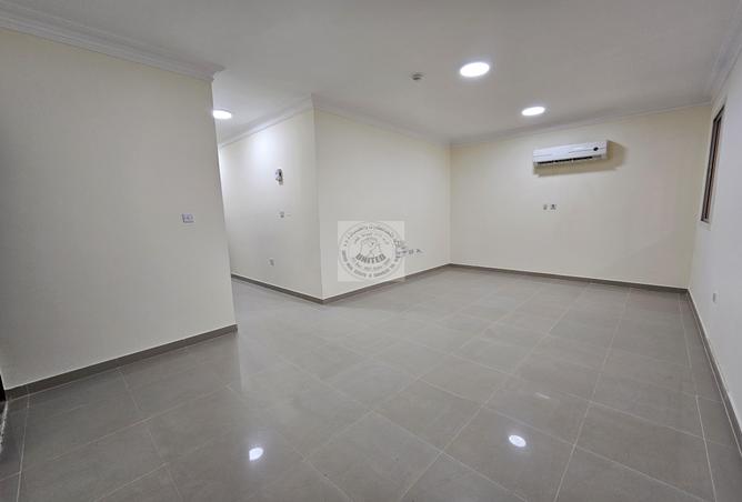 Apartment - 2 Bedrooms - 2 Bathrooms for rent in Madinat Khalifa Building 58 - Madinat Khalifa South - Madinat Khalifa - Doha