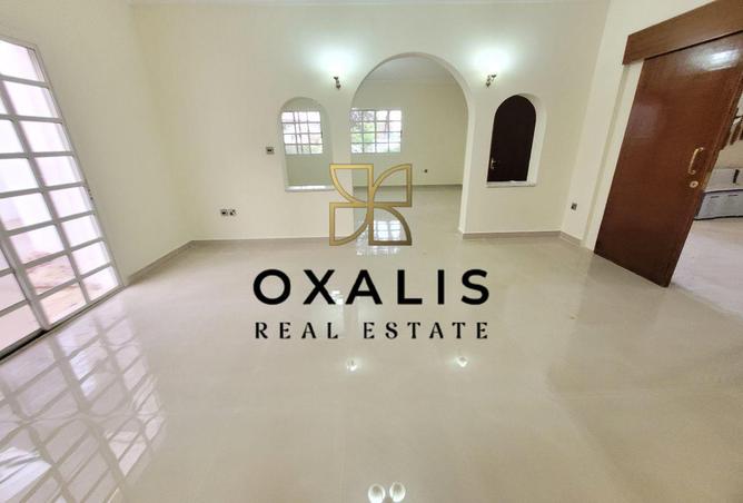 1002806 - Property Image 2