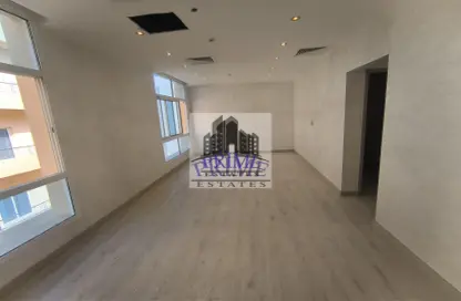Office Space - Studio - 2 Bathrooms for rent in Umm Ghwailina Comm - Umm Ghuwalina - Umm Ghuwailina - Doha