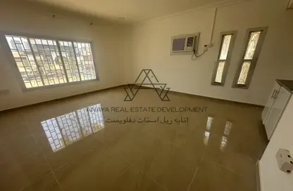 شقة - 1 حمام للايجار في الدفنة - الدفينة - الدوحة