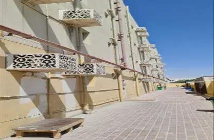 سكن عمال - استوديو - 8 حمامات للايجار في المنطقة الصناعية القديمة - الريان - الدوحة