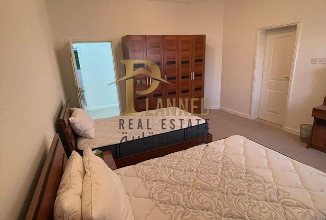 990242 - Property Image 3