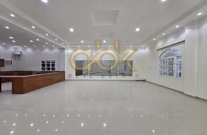 Villa - 3 Bedrooms - 6 Bathrooms for rent in Umm Abirieh - Al Shamal